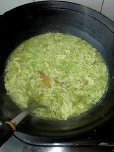 菠菜汁海鲜汤的做法图解5