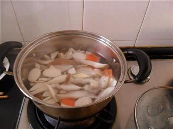 五彩贡丸杂蔬汤的做法图解7