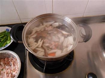五彩贡丸杂蔬汤的做法图解9