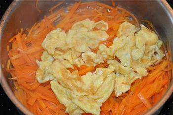 胡萝卜炒鸡蛋的做法步骤4