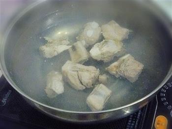 花菇玉米排骨汤的做法步骤6