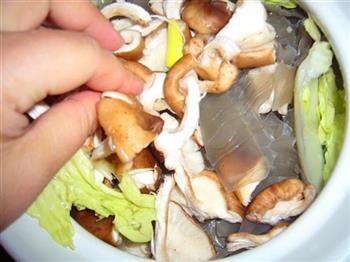 香菇白菜砂锅煲的做法图解3