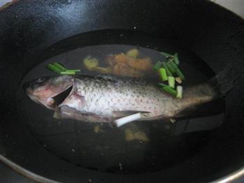 鱼水相依鲫鱼汤的做法步骤4