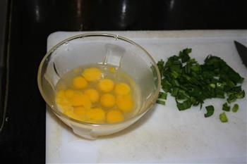 银鱼丝儿烘鹌鹑蛋的做法步骤2