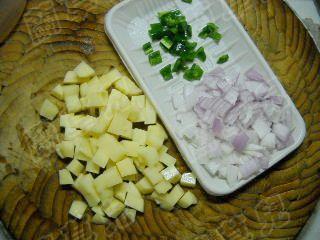 咖喱牛肉焖饭的做法步骤2