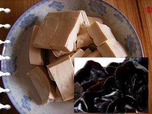 河蚌豆腐汤的做法步骤2