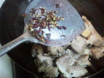 麻辣羊肉火锅的做法步骤3