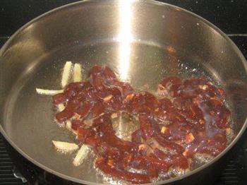 牛肉胡萝卜砂锅煲的做法步骤2