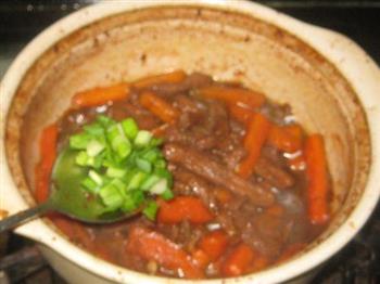 牛肉胡萝卜砂锅煲的做法步骤8