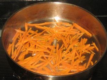 胡萝卜丝炒菠菜的做法步骤2