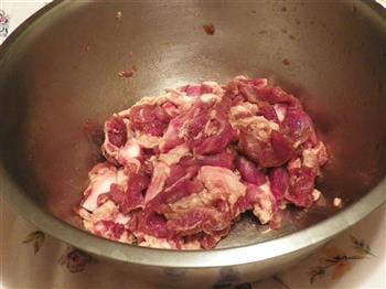 蘑菇玉米芯小炒肉的做法步骤1