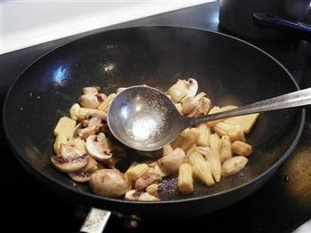 蘑菇玉米芯小炒肉的做法图解5