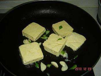 煎臭豆腐的做法步骤3