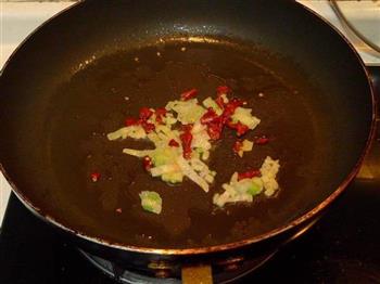 酸豆角笋干炒肉末的做法步骤2