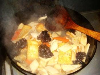 杏鲍菇炖豆腐的做法步骤11