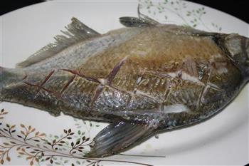 红烧鳊鱼的做法步骤6