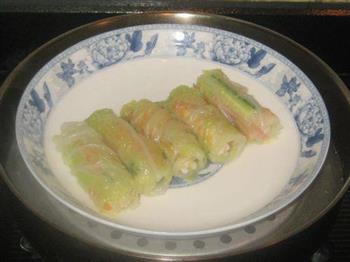 杂蔬鲜虾白菜卷的做法步骤9
