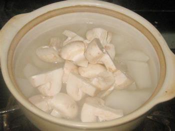 蘑菇海虾萝卜汤的做法步骤3