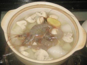 蘑菇海虾萝卜汤的做法步骤4