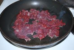 红椒大葱炒麋鹿肉的做法步骤5