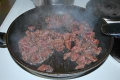 红椒大葱炒麋鹿肉的做法步骤6