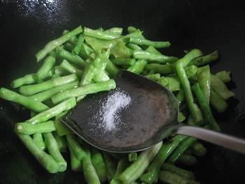清炒豇豆的做法步骤3