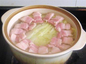 咸肉鲜虾白菜煲的做法步骤7