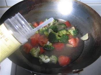 西兰花番茄猪肝汤的做法步骤7