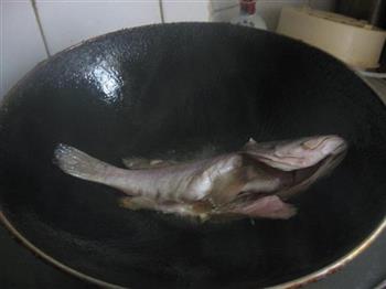 煎石斑鱼的做法步骤2