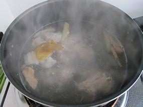 三鲜排骨汤的做法步骤4