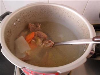 山药羊肉汤的做法步骤9