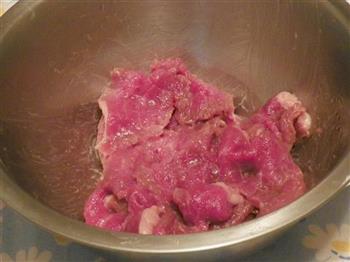 牛肉炒玉米芯的做法步骤1