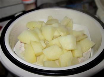 香煎咖喱土豆的做法图解2