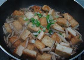 蟹味菇黄金豆腐的做法步骤9