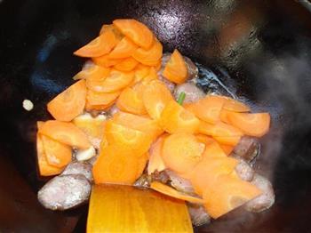 肉肠蒜薹胡萝卜的做法图解6