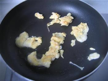 榨菜蛋炒饭的做法步骤3