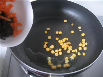 榨菜蛋炒饭的做法步骤4