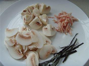 培根奶油蘑菇汤的做法图解1