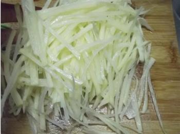 韭菜炒土豆丝的做法步骤6