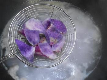 紫山药紫玉米排骨汤的做法图解3