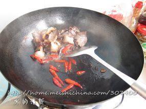 包菜腊肉干锅的做法步骤7