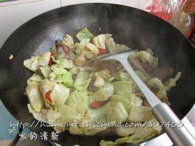 包菜腊肉干锅的做法步骤9