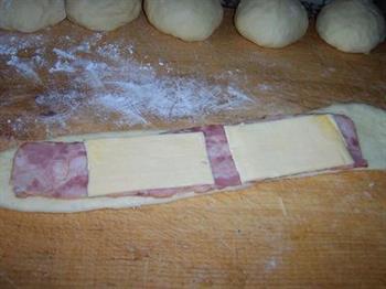 奶酪培根面包卷的做法图解11