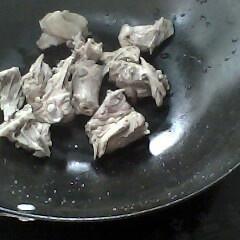 油豆腐蒸老鸭的做法步骤1