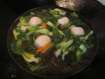 鲜蔬鱼丸汤的做法步骤7