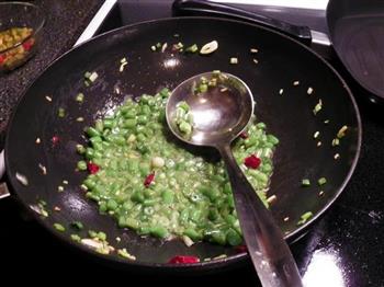酸黄瓜四季豆炒肉末的做法步骤5