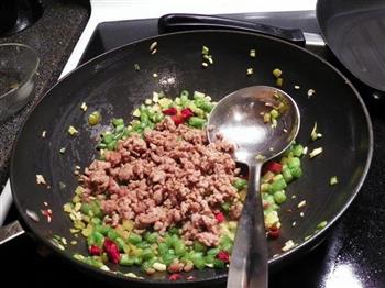 酸黄瓜四季豆炒肉末的做法步骤7