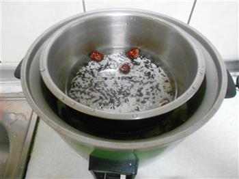 紫米红枣粥的做法步骤2