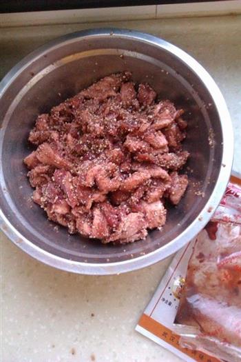 南瓜粉蒸肉的做法步骤2