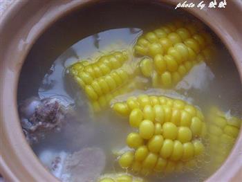 山药玉米排骨汤的做法图解6
